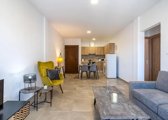 Olive 2-bedroom In דירה